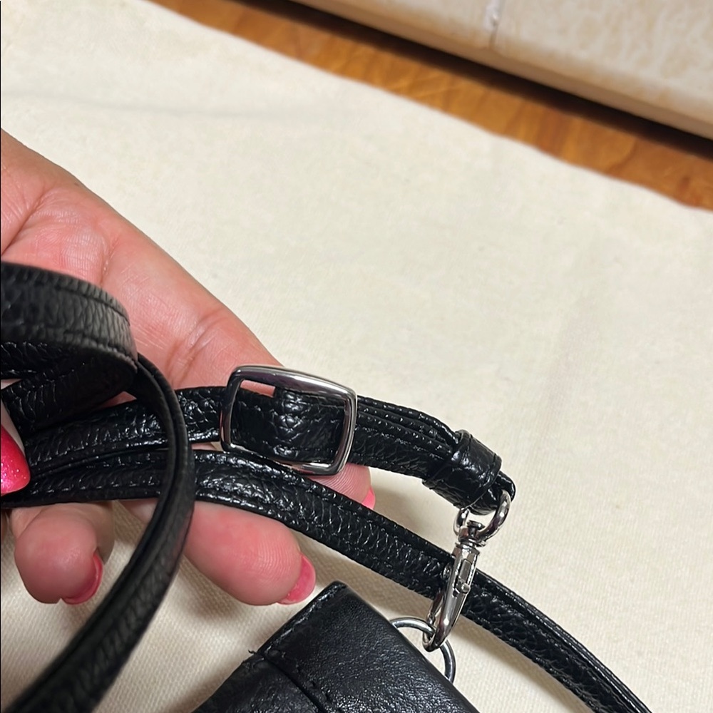 Giani Bernini Black Crossbody / belt bag Genuine leather with Adjustable Strap - Picture 3 of 13